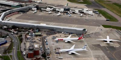 Passenger Arrested at Heathrow After Attacking Crew, Trying to Open Plane Door